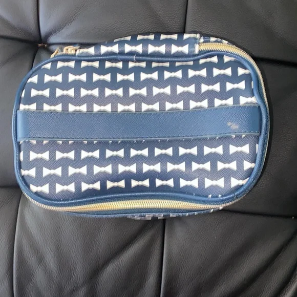 ❤️❤️ FILLED WITH MIXED BRAND NAME MAKEUP and SKINCARE Makeup Carry Case - Picture 2 of 6